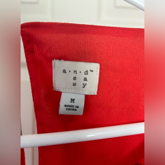 Red chiffon style floral dress with ruffle at the bottom - Picture 3 of 3